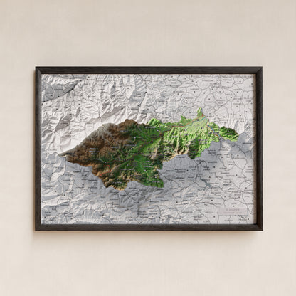 Mapa de relieve del Vallespir, con el territorio en color y el entorno en blanco. Presentación con marco. 21 × 30 cm. Estilo Clásico.