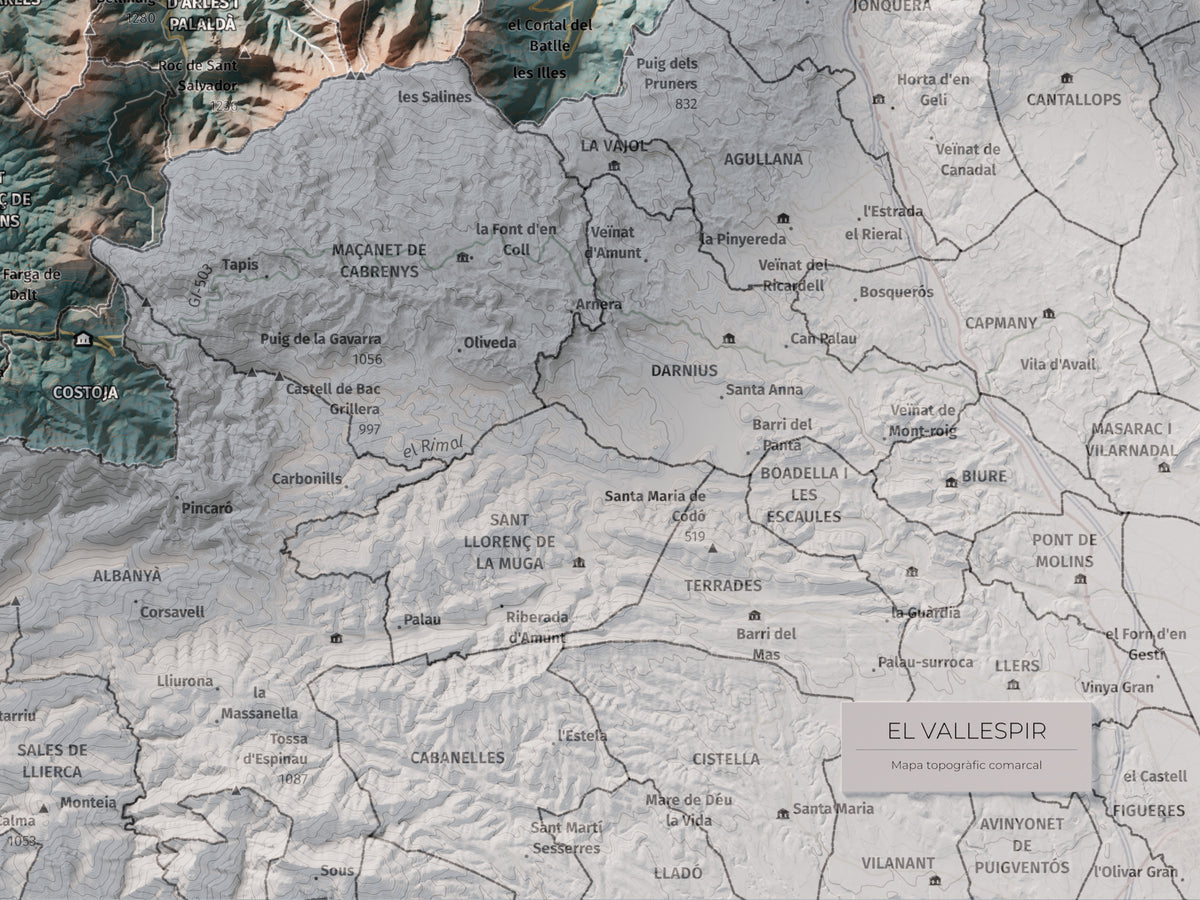 Mapa de relieve del Vallespir, con el territorio en color y el entorno en blanco. Detalle de la zona inferior derecha. 30 × 40 cm. Estilo Azul y naranja.