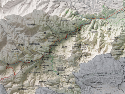 Mapa de relieve del Vallespir, con el territorio en color y el entorno en blanco. Detalle de la zona central. 30 × 40 cm. Estilo Cartográfico.