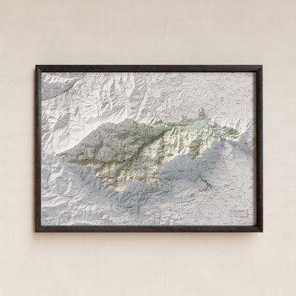 Mapa de relieve del Vallespir, con el territorio en color y el entorno en blanco. Presentación con marco. 50 × 70 cm. Estilo Cartográfico.
