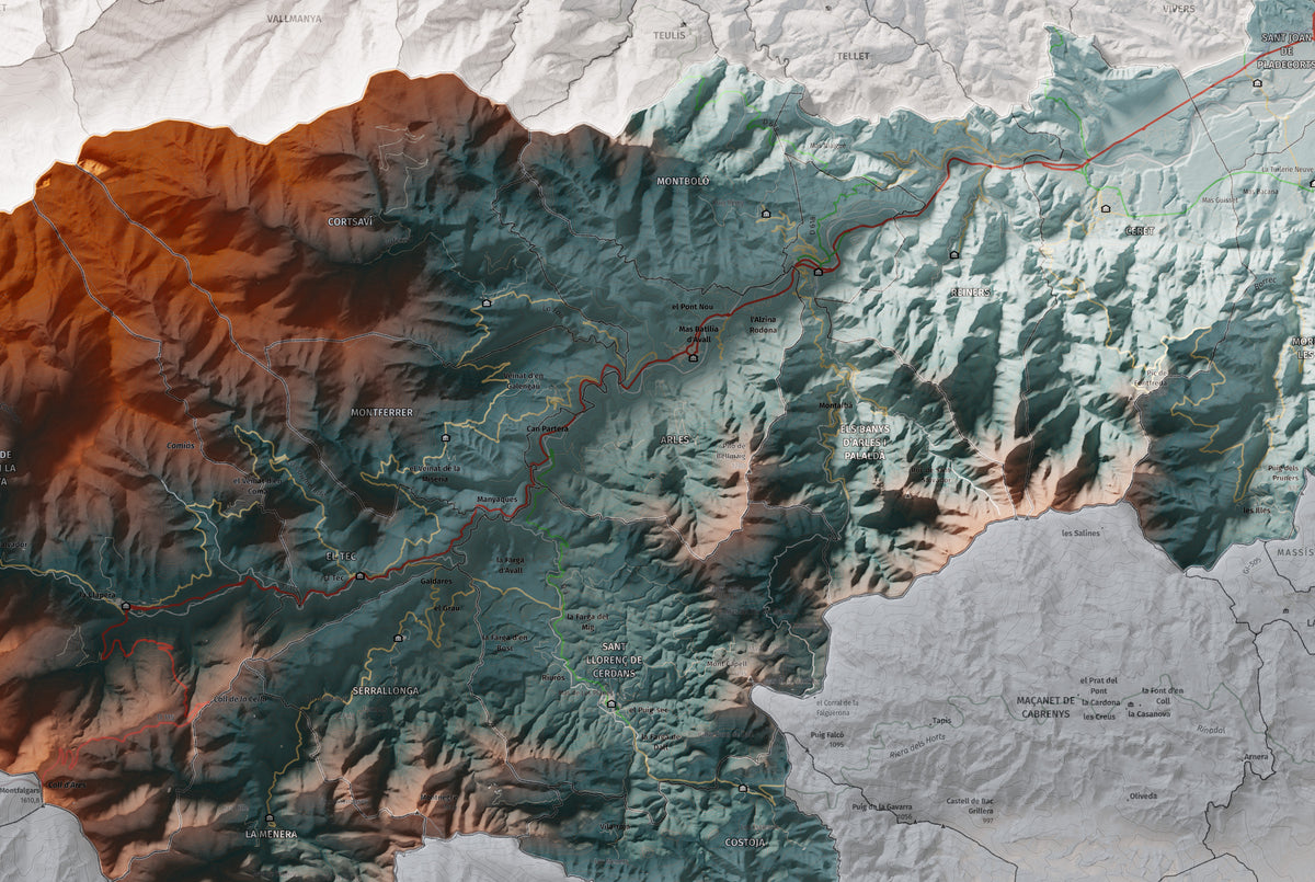 Mapa de relieve del Vallespir, con el territorio en color y el entorno en blanco. Detalle de la zona central. 61 × 91 cm. Estilo Azul y naranja.