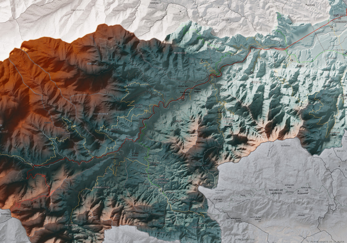 Mapa de relieve del Vallespir, con el territorio en color y el entorno en blanco. Detalle de la zona central. 70 × 100 cm. Estilo Azul y naranja.