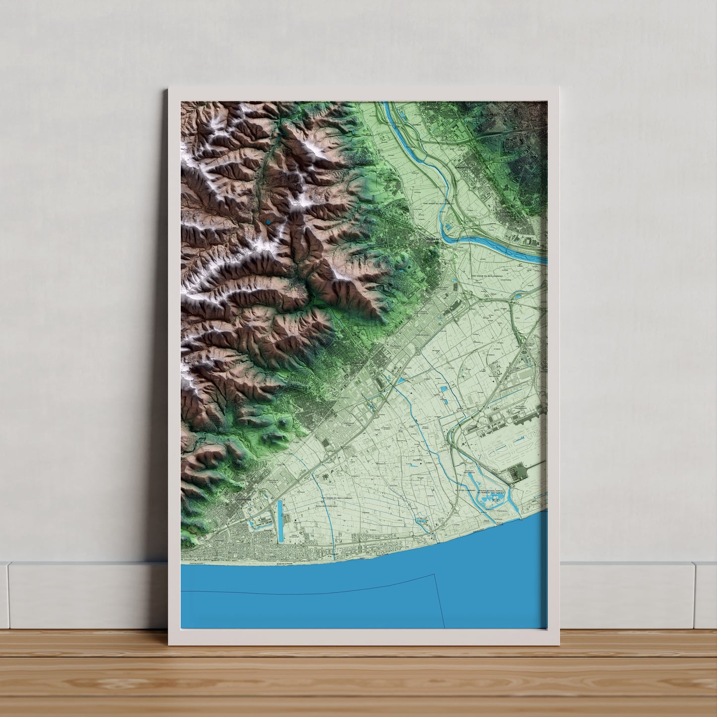 Mapa artístico del relieve de Viladecans, al Baix Llobregat, con 15 km de entorno y base topográfica ICGC. Presentación enmarcada.