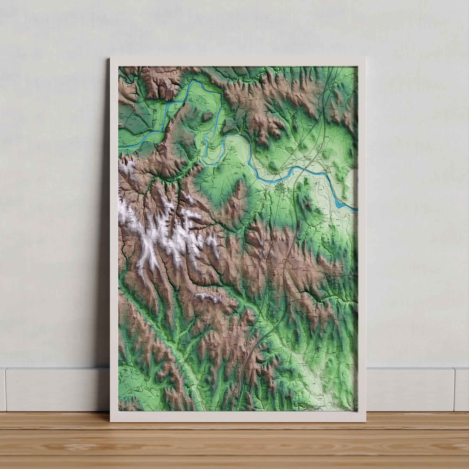 Mapa artístico del relieve de Vilademuls, en el Pla de l'Estany, con 15 km de entorno y base topográfica ICGC. Presentación enmarcada.