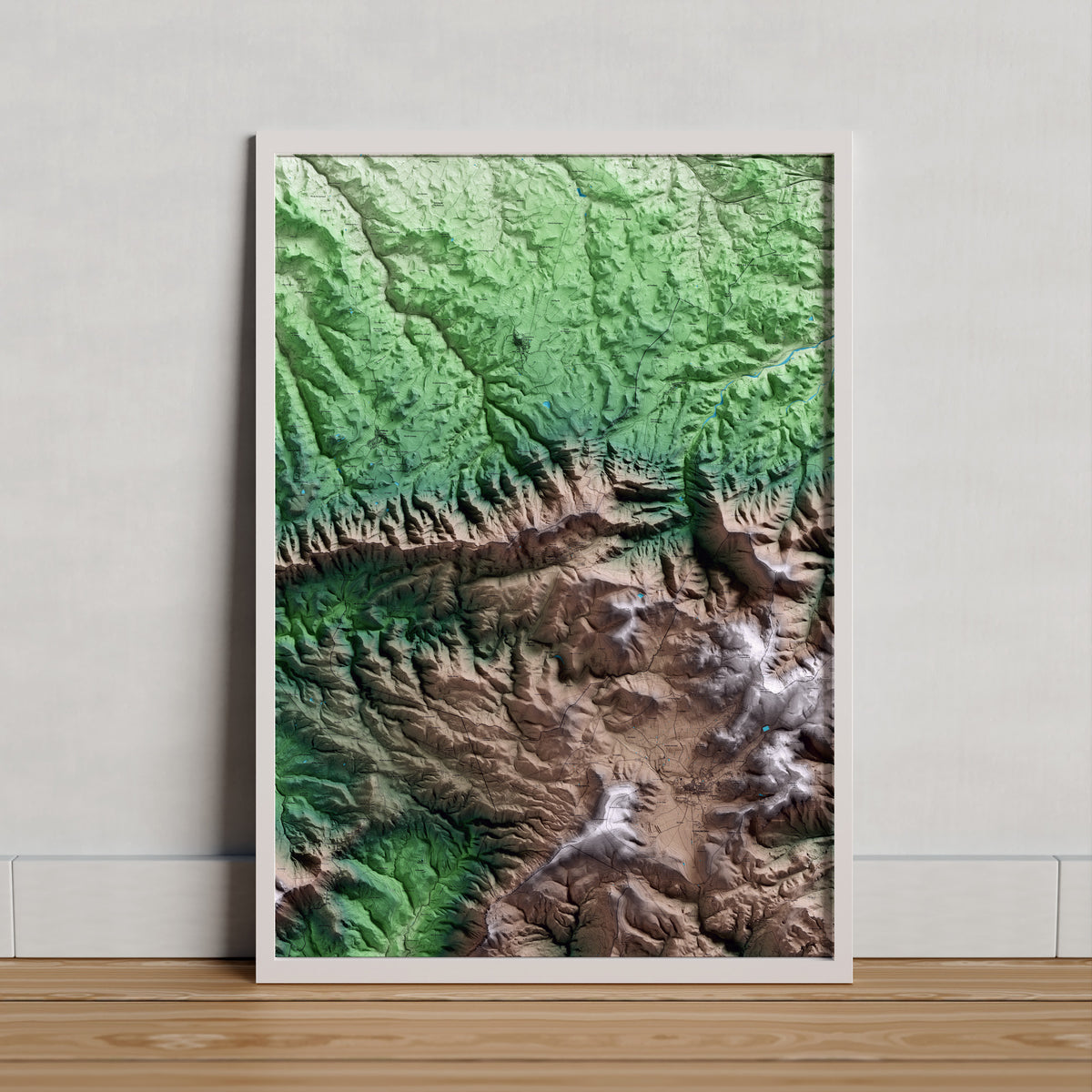 Mapa artístico del relieve de Vilanova de Prades, a la Conca de Barberà, con 15 km de entorno y base topográfica ICGC. Presentación enmarcada.