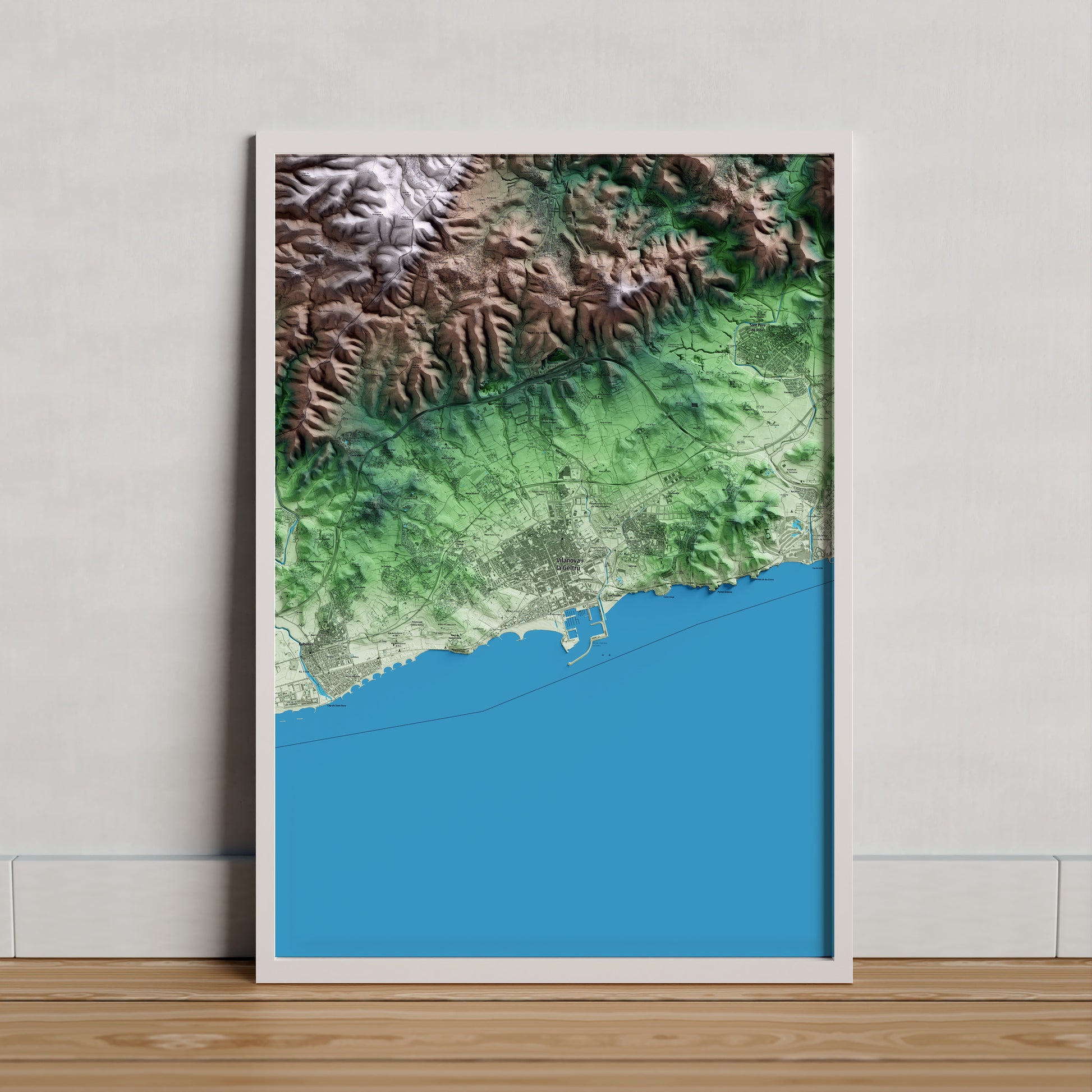 Mapa artístico del relieve de Vilanova i la Geltrú, al Garraf, con 15 km de entorno y base topográfica ICGC. Presentación enmarcada.
