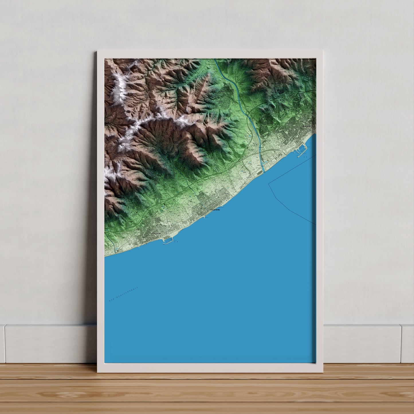 Mapa artístico del relieve de Vilassar de Mar, al Maresme, con 15 km de entorno y base topográfica ICGC. Presentación enmarcada.