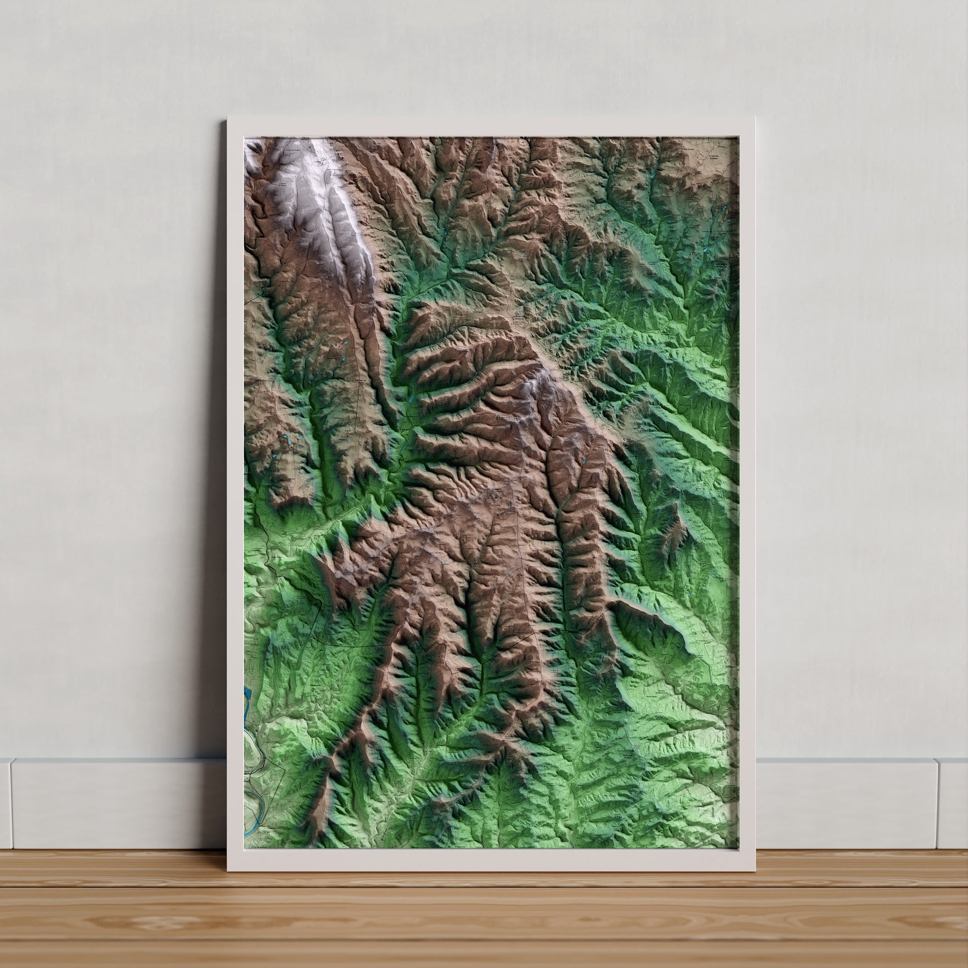Mapa artístico del relieve de Viver i Serrateix, al Berguedà, con 15 km de entorno y base topográfica ICGC. Presentación enmarcada.