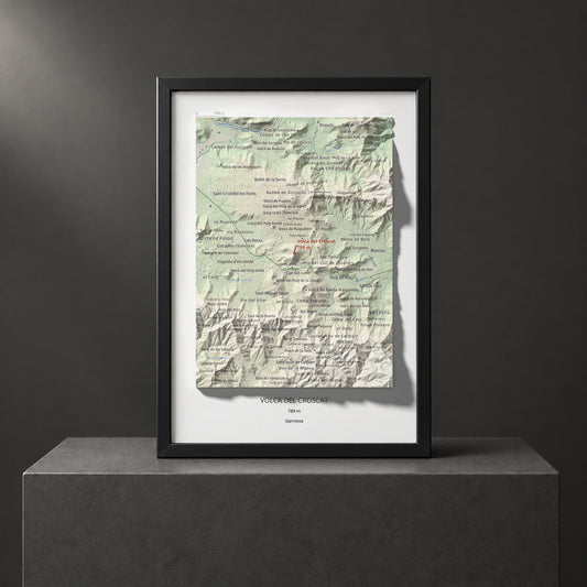 Mapa de relieve de Volcà del Croscat, 789 m, Garrotxa, lámina 100 Cims de Trobart. Presentación enmarcada. 21 × 30 cm.