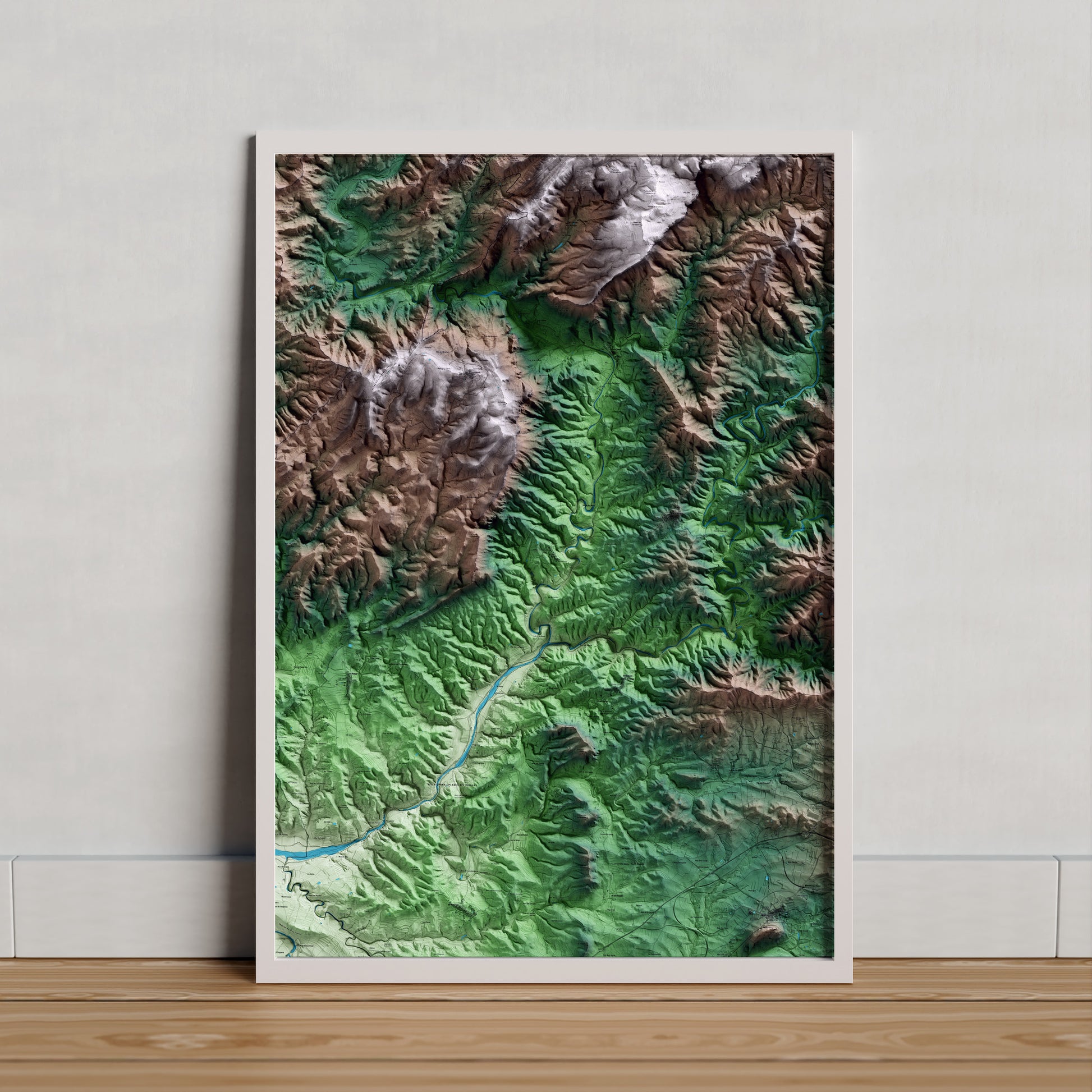 Mapa artístico del relieve del Lloar, al Priorat, con 15 km de entorno y base topográfica ICGC. Presentación enmarcada.