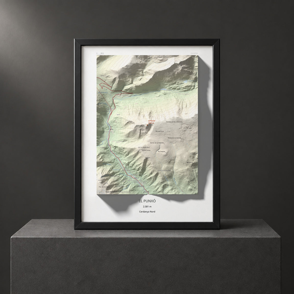 Mapa de relieve del Punxó, 2581 m, Cerdanya Nord, lámina 100 Cims de Trobart. Presentación enmarcada. 30 × 40 cm.