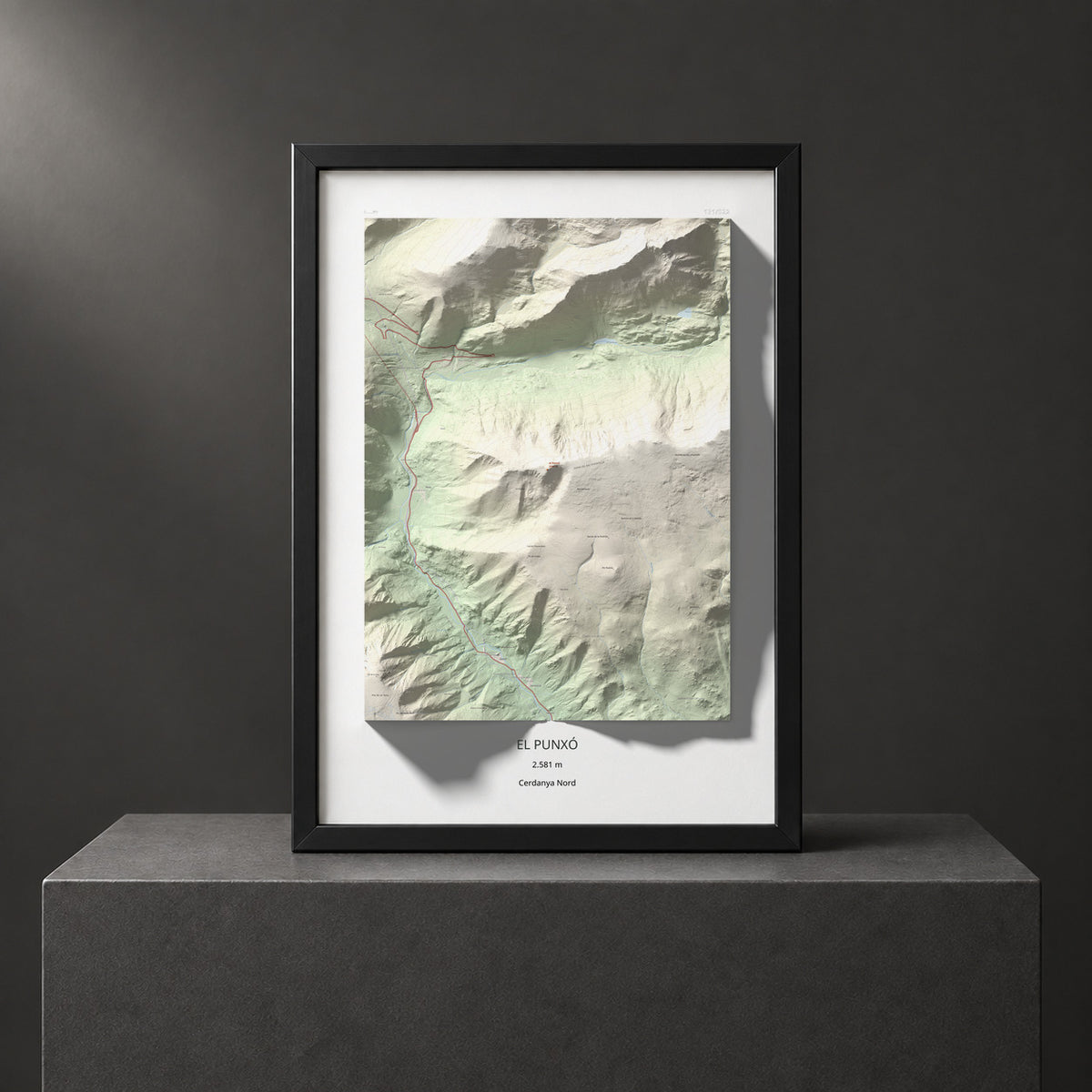 Mapa de relieve del Punxó, 2581 m, Cerdanya Nord, lámina 100 Cims de Trobart. Presentación enmarcada. 70 × 100 cm.