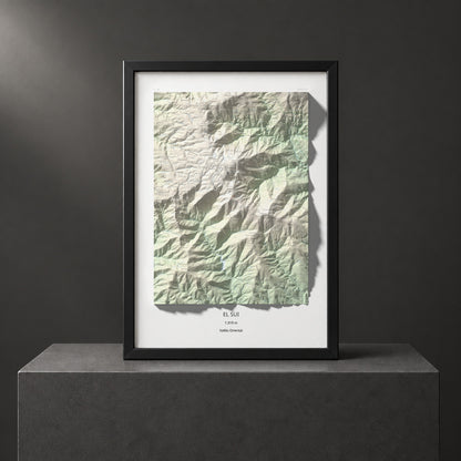 Mapa de relieve del Sui, 1319 m, Vallès Oriental, lámina 100 Cims de Trobart. Presentación enmarcada. 70 × 100 cm.