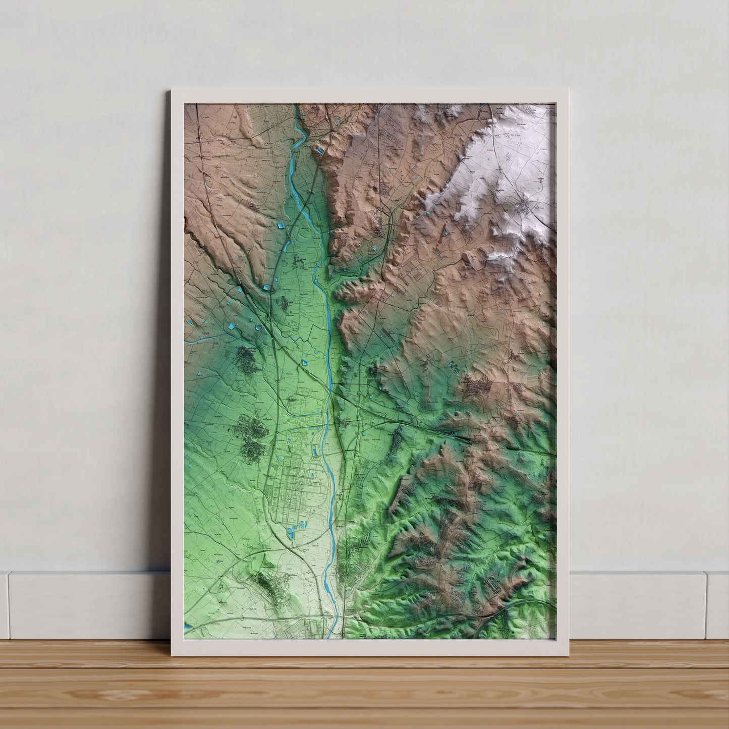Mapa artístico del relieve dels Garidells, al Alt Camp, con 15 km de entorno y base topográfica ICGC. Presentación enmarcada.