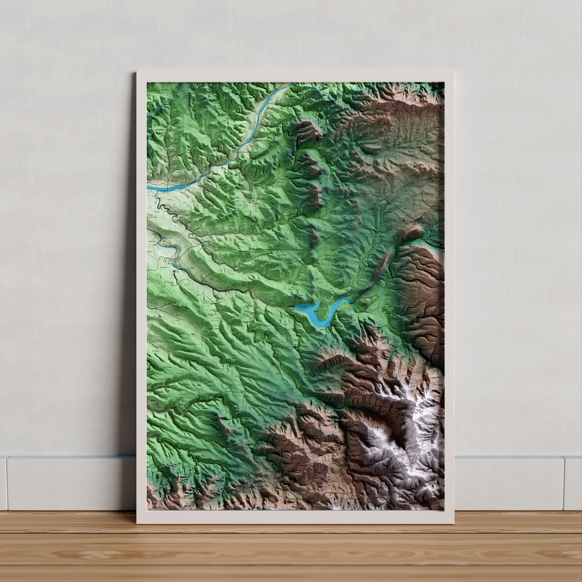 Mapa artístico del relieve dels Guiamets, al Priorat, con 15 km de entorno y base topográfica ICGC. Presentación enmarcada.