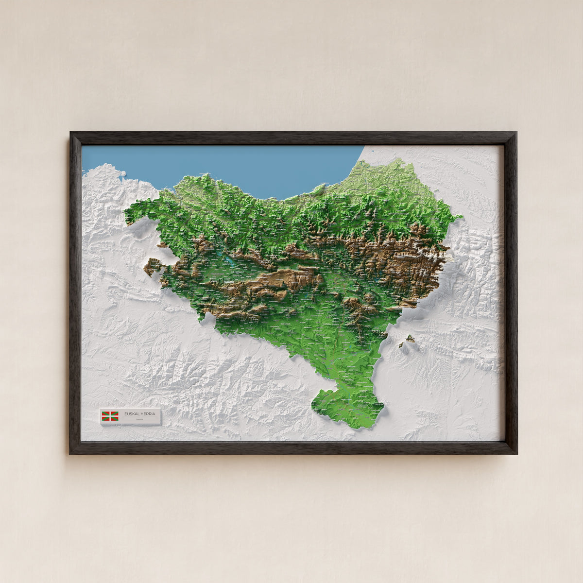Euskal Herria, Clàssic, 70 × 100 cm: presentació en marc negre (marc no inclòs).