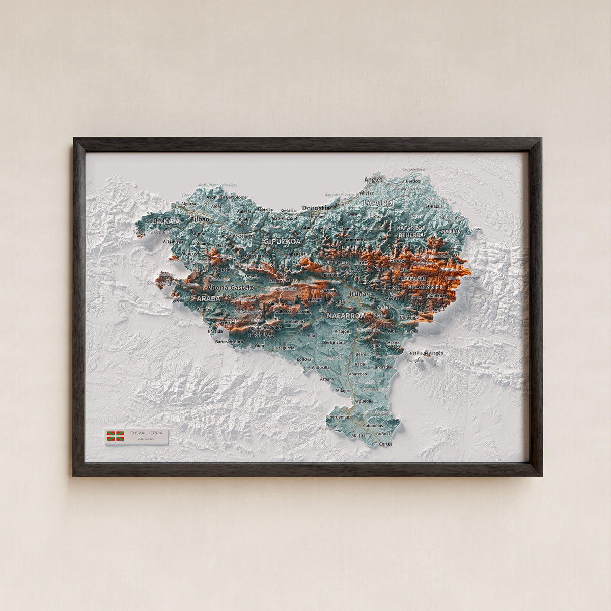 Euskal Herria, Blau i taronja, 21 × 30 cm: presentació en marc negre (marc no inclòs).