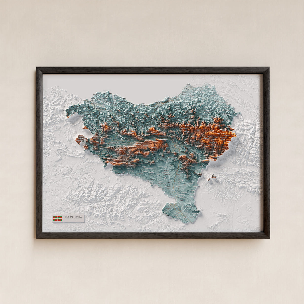 Euskal Herria, Blau i taronja, 50 × 70 cm: presentació en marc negre (marc no inclòs).