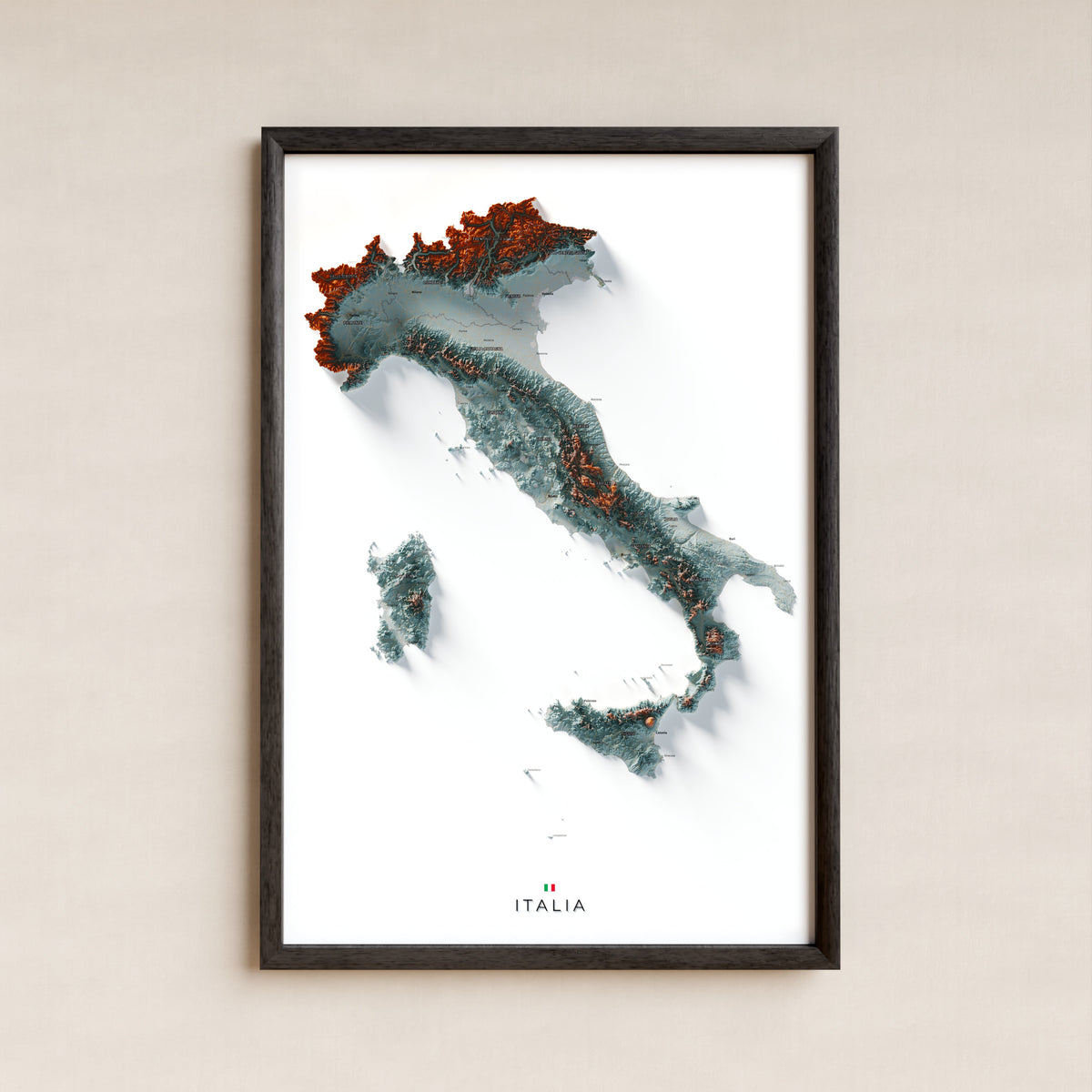 Mapa minimalista del relleu d’Itàlia per regions en estil Blau i taronja. La làmina completa en un marc negre a la paret. 61 × 91 cm.