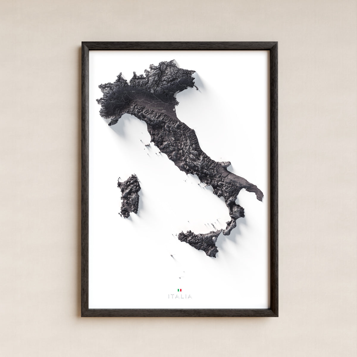 Mapa minimalista del relleu d’Itàlia per regions en estil Gris lavanda. La làmina completa en un marc negre a la paret. 70 × 100 cm.