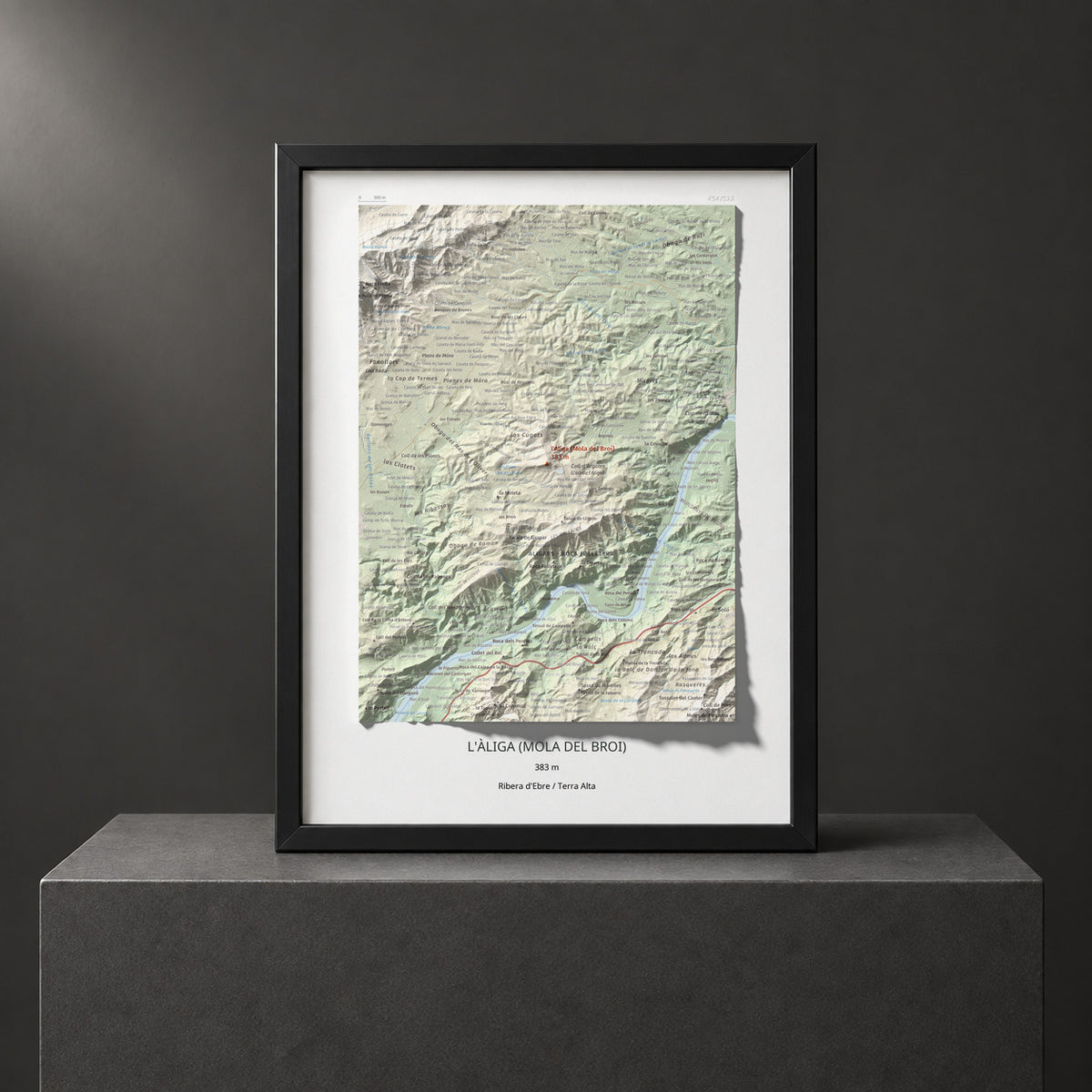Mapa de relieve de l'Àliga (Mola del Broi), 383 m, Ribera d'Ebre · Terra Alta, lámina 100 Cims de Trobart. Presentación enmarcada. 30 × 40 cm.