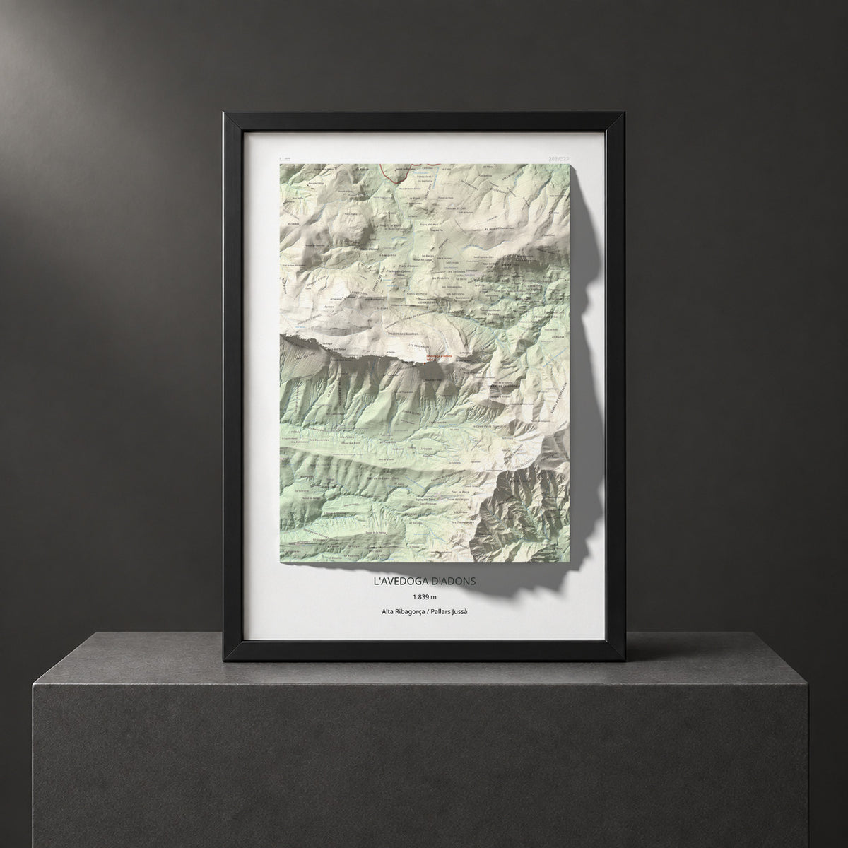 Mapa de relieve de l'Avedoga d'Adons, 1839 m, Alta Ribagorça · Pallars Jussà, lámina 100 Cims de Trobart. Presentación enmarcada. 50 × 70 cm.