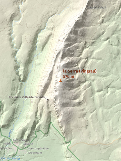 Mapa topogràfic del relleu: la Serra (Vingrau), 576 m. Detall de la zona central. 30 × 40 cm.
