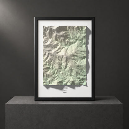 Mapa de relieve de la Soca, 1635 m, Vallespir, lámina 100 Cims de Trobart. Presentación enmarcada. 70 × 100 cm.