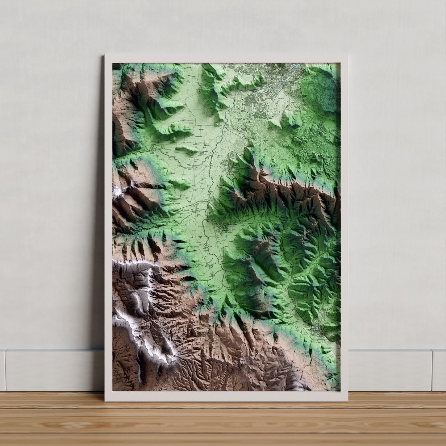 Mapa artístico del relieve de la Vall d'en Bas, a la Garrotxa, con 15 km de entorno y base topográfica ICGC. Presentación enmarcada.