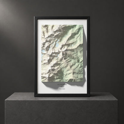 Mapa de relieve de les Picardes, 2802 m, Pallars Sobirà, lámina 100 Cims de Trobart. Presentación enmarcada. 61 × 91 cm.
