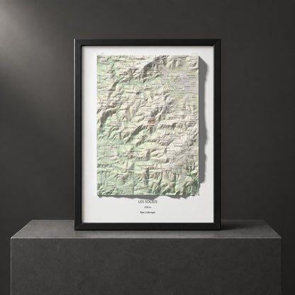 Mapa topográfico del relieve: les Solius, 533 m. Presentación enmarcada. 30 × 40 cm.