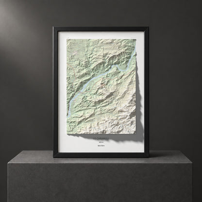 Mapa de relieve de lo Caramull, 429 m, Baix Ebre, lámina 100 Cims de Trobart. Presentación enmarcada. 50 × 70 cm.