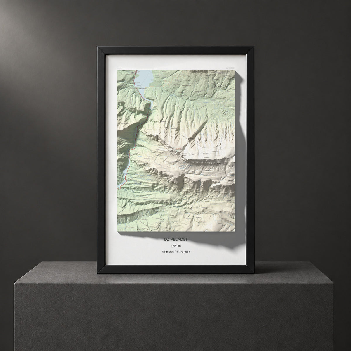 Mapa de relieve de lo Peladet, 1471 m, Noguera · Pallars Jussà, lámina 100 Cims de Trobart. Presentación enmarcada. 61 × 91 cm.