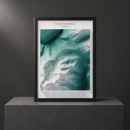 Mapa de pistas de Porté-Puymorens · Alpina · 50 × 70 cm. Lámina enmarcada en negro sobre un pedestal.