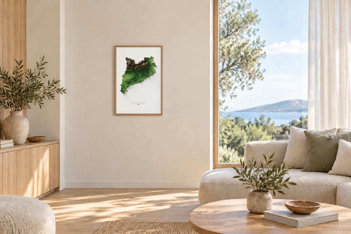 Mapa del relieve de Principat de Catalunya · Clásico · 61 × 91 cm · Lámina en un salón luminoso con madera clara