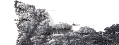 Mapa del relleu de Catalunya · Gris lavanda · 30 × 40 cm · Detall del nord