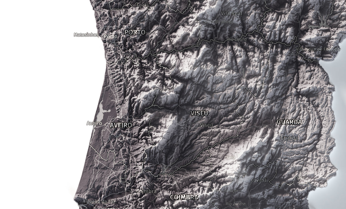 Mapa del relieve de Portugal continental · Gris lavanda · 50 × 70 cm · Ciudades y límites administrativos