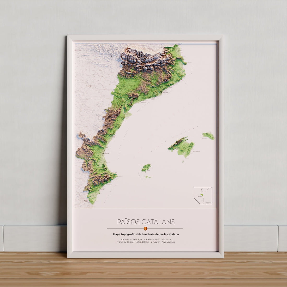 PAÏSOS CATALANS. Mapa topográfico en color / mar blanco